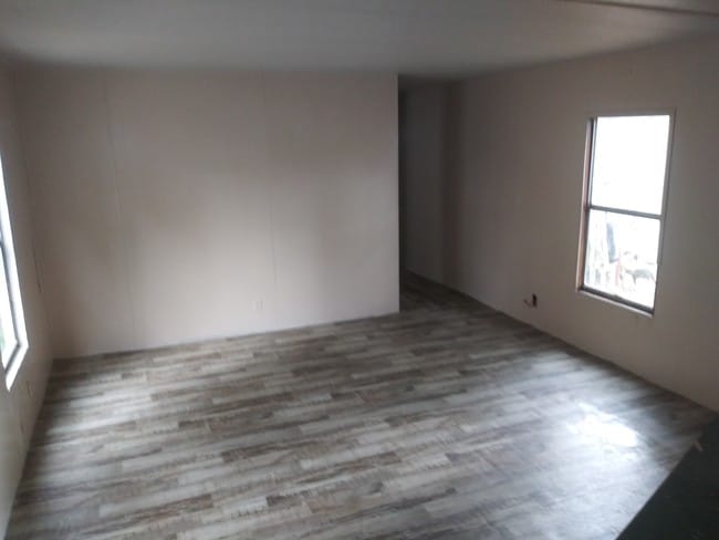 Building Photo - 5 Elcar Cir