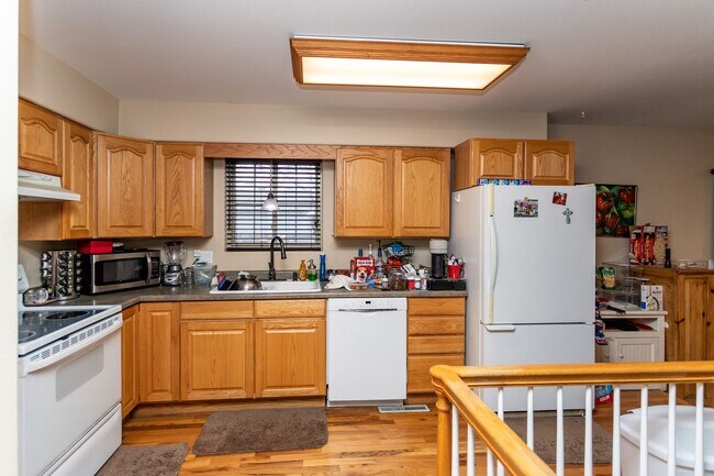 Building Photo - Single Family Rancher in Garden Ranch