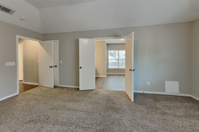 Building Photo - 1031 Cascade Creek Dr