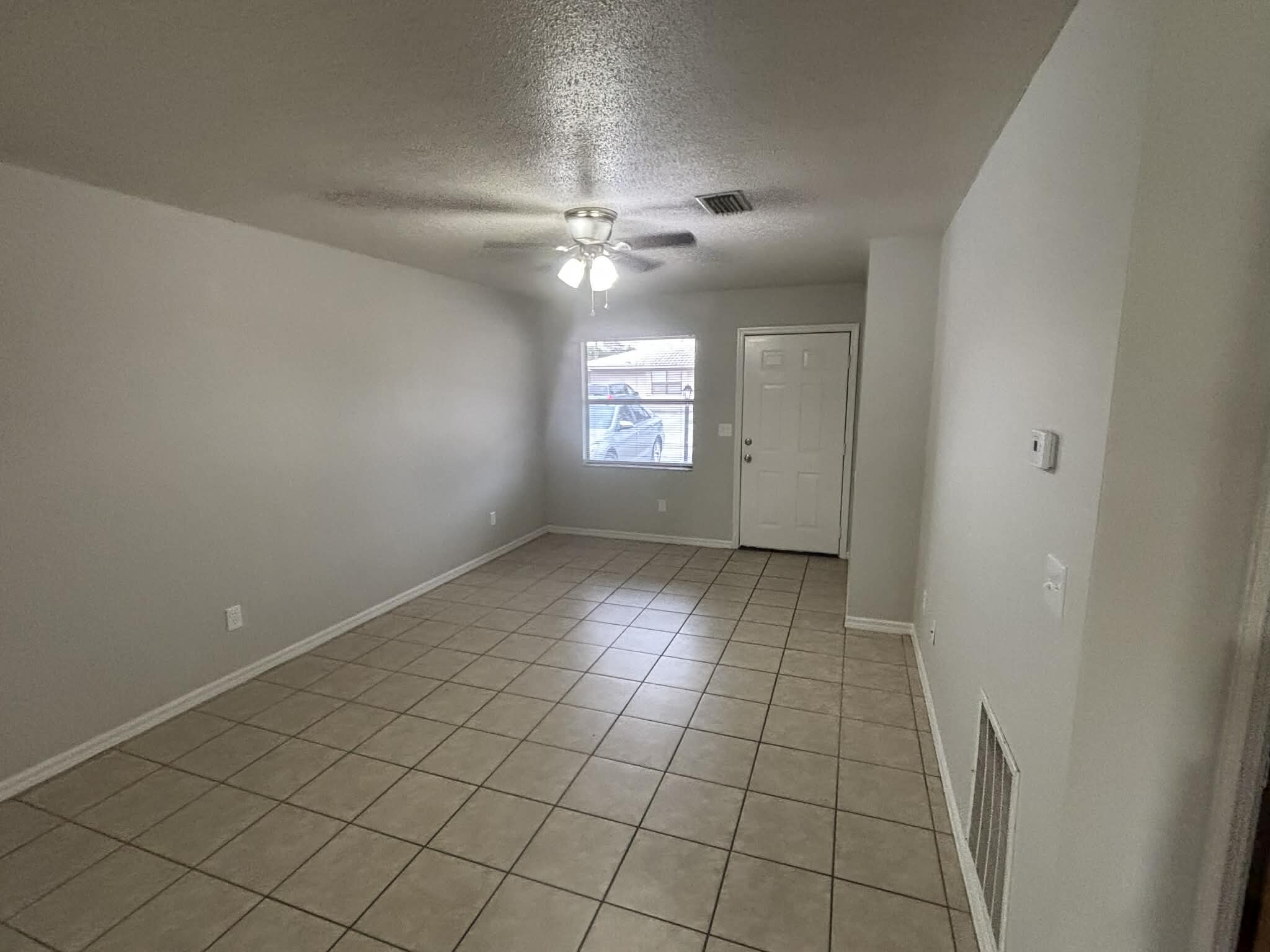 Building Photo - 3806 NW Huntsboro St