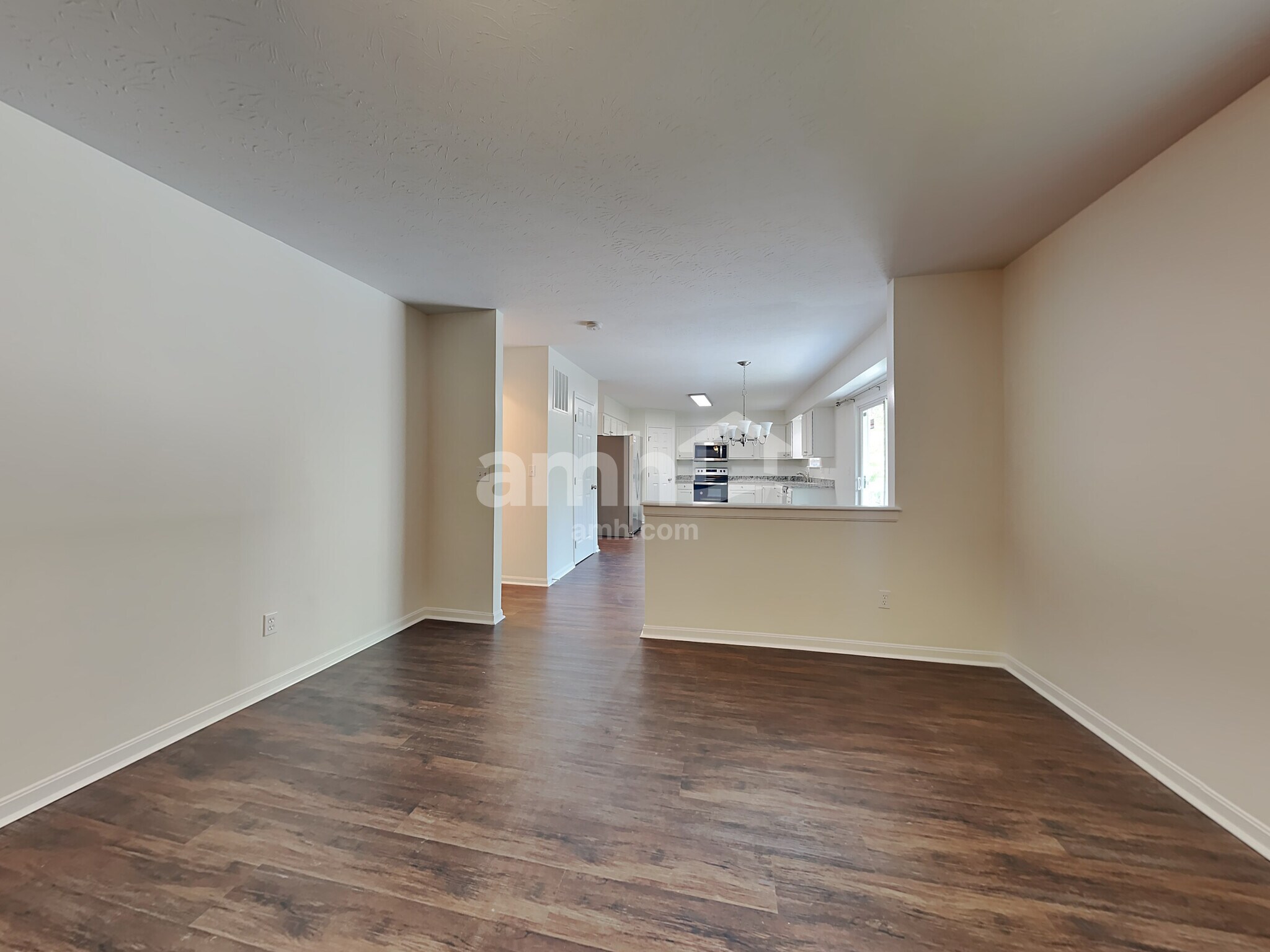 Building Photo - 628 Buckshire Glen