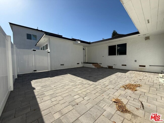 Building Photo - 15962 Gault St