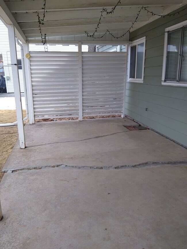 Building Photo - University Hills  Adorable 2 Bed 1 Bath Home with HUGE Fenced Yard, Central Air/Heat, Garage and ...