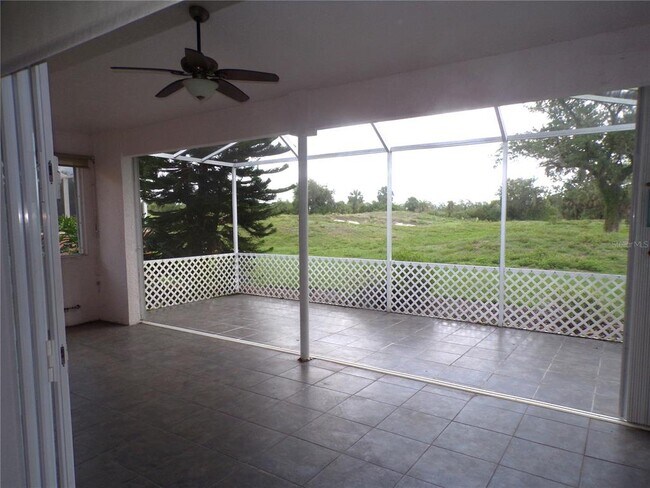 Building Photo - 2732 Royal Palm Dr