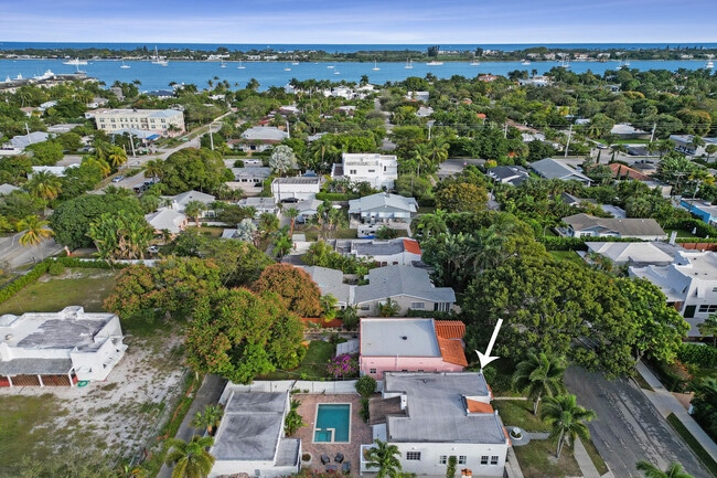 Building Photo - 435 35th St