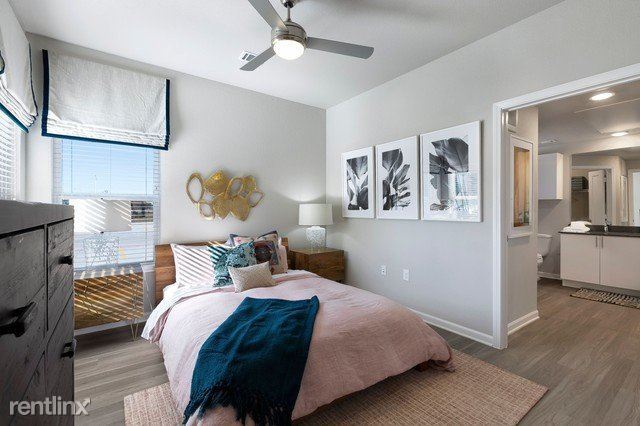 Building Photo - 15001 Strathaven Pass