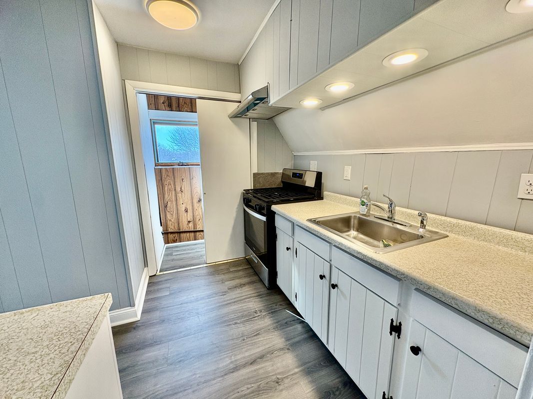 Building Photo - 735 Morgan Ave