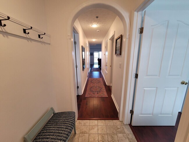 Building Photo - Welcome to our stunning 3-bedroom, 2-bathroom condo located in the beautiful city of Wilmington, NC.