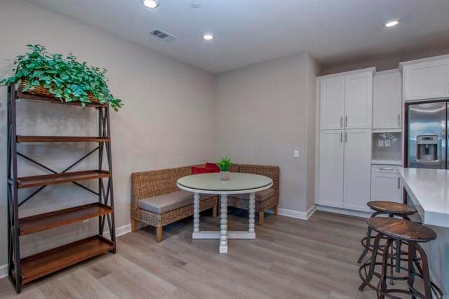 Building Photo - 1089 Delpy View Point