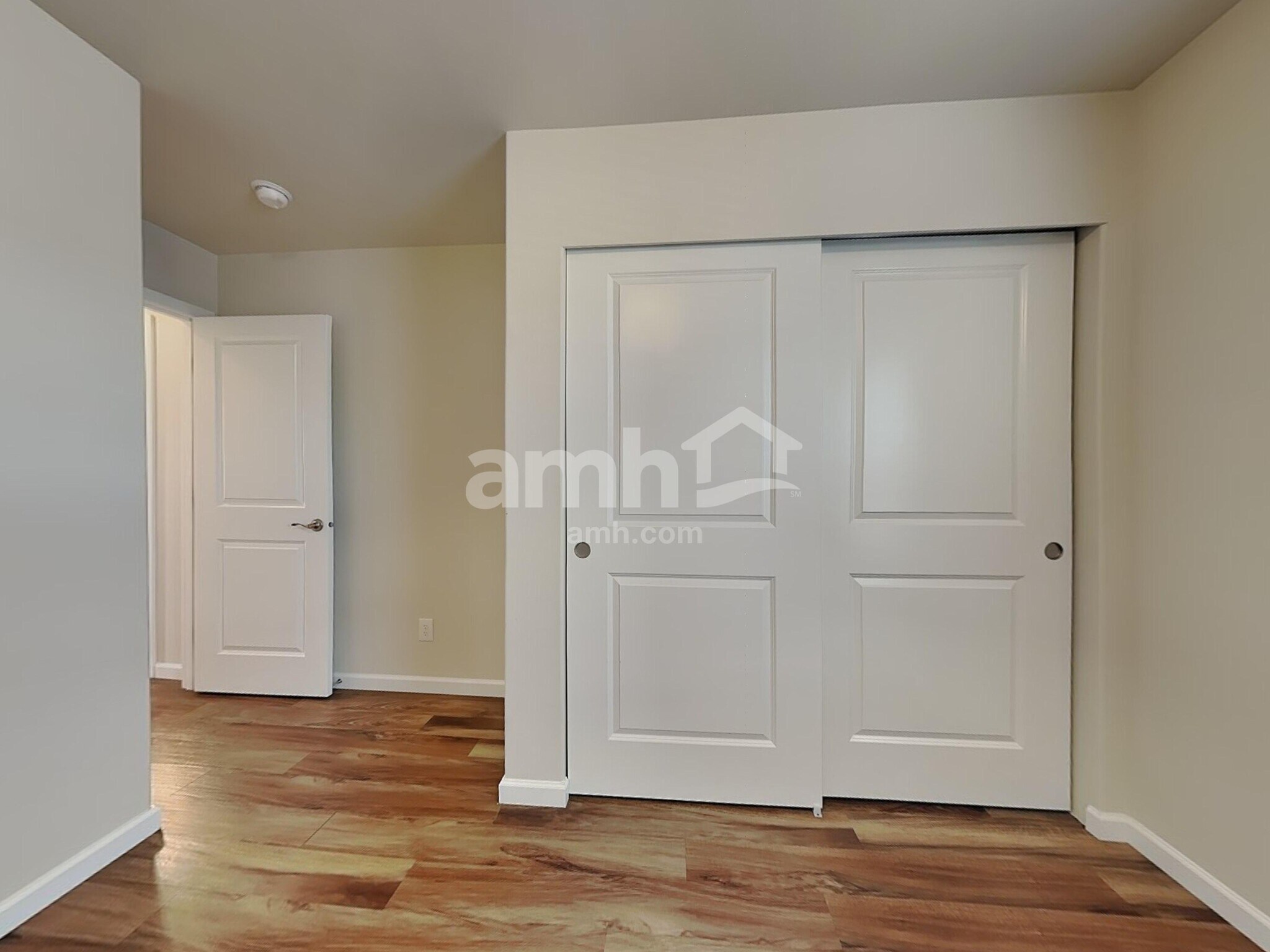 Building Photo - 2741 Link Ave