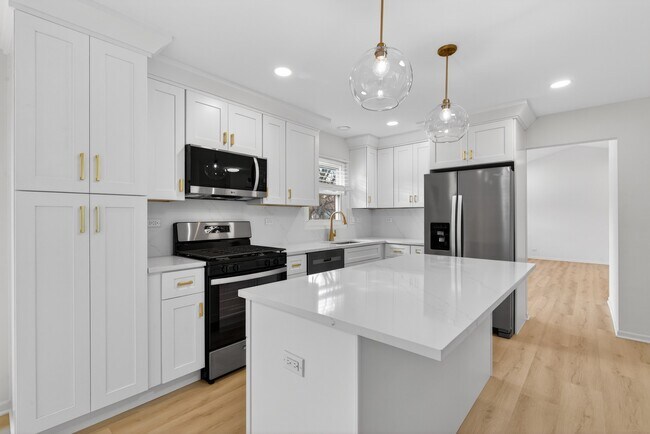 Building Photo - 2301 Providence Ct