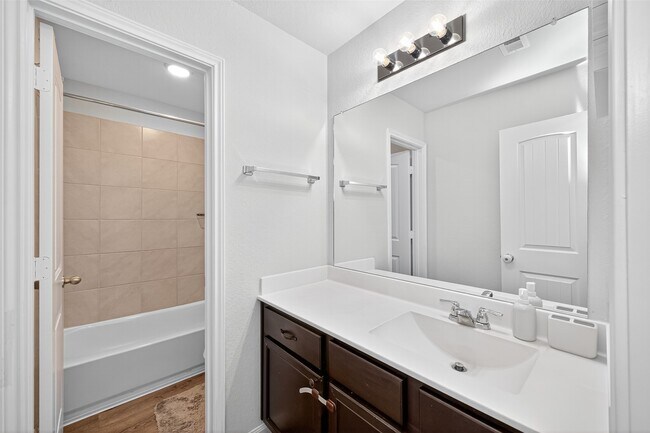 Building Photo - 4915 Purple Wisteria Ln