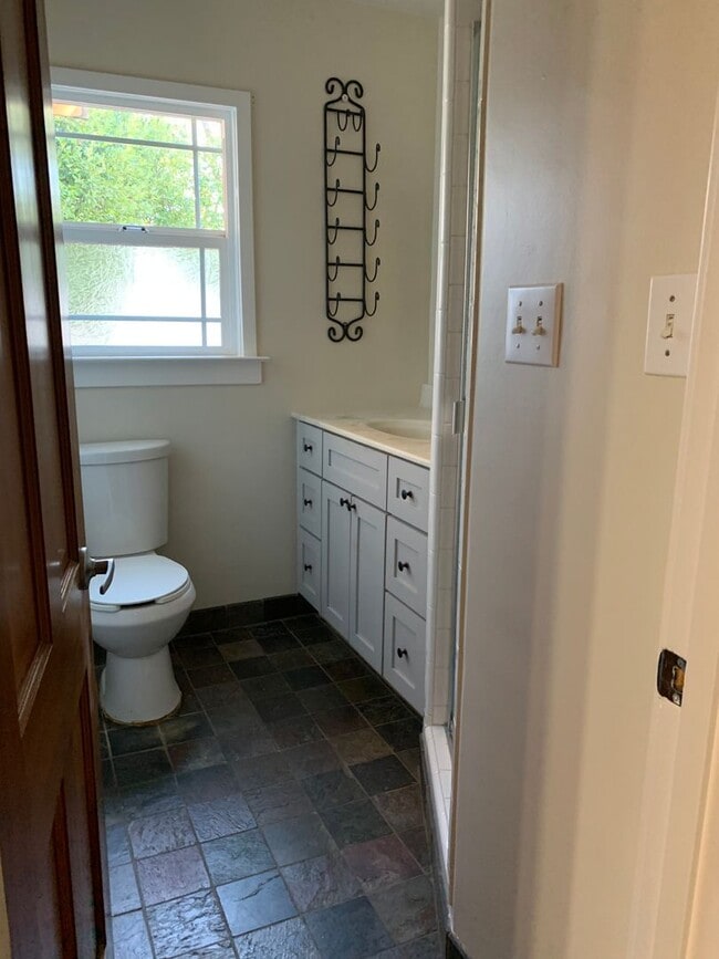 Building Photo - South Auburn/ Skyridge school  district