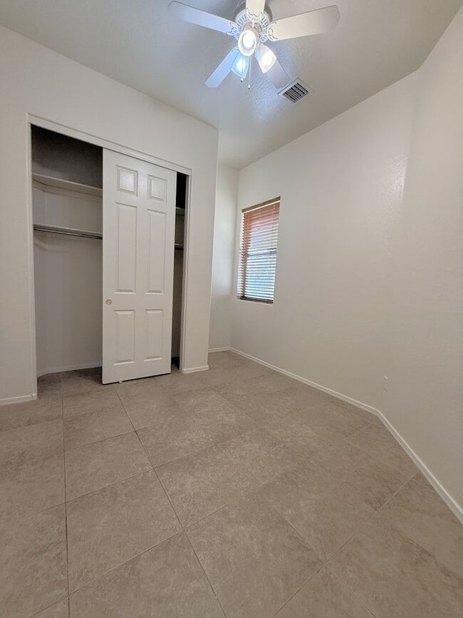 Building Photo - Four Bedroom Home in Granville!!!