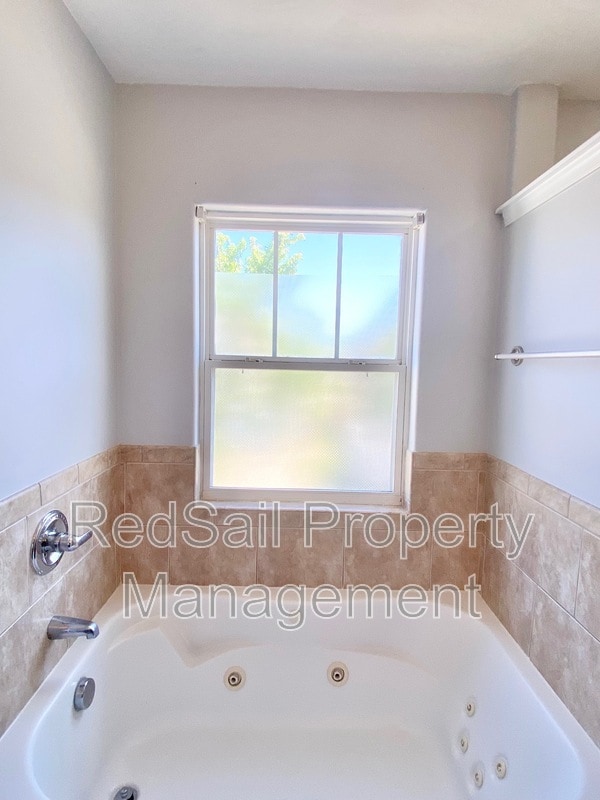 Building Photo - 9 Rockingham Dr