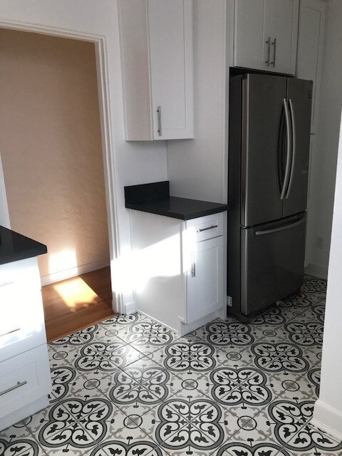Kitchen to Hallway - 918 1/2 S Orange Grove Ave
