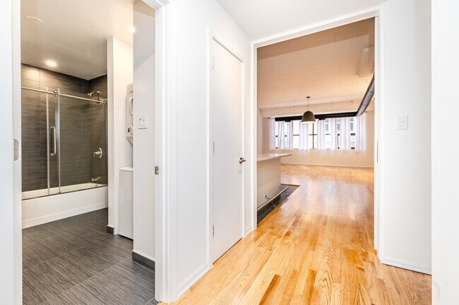 Building Photo - 1021 S State St