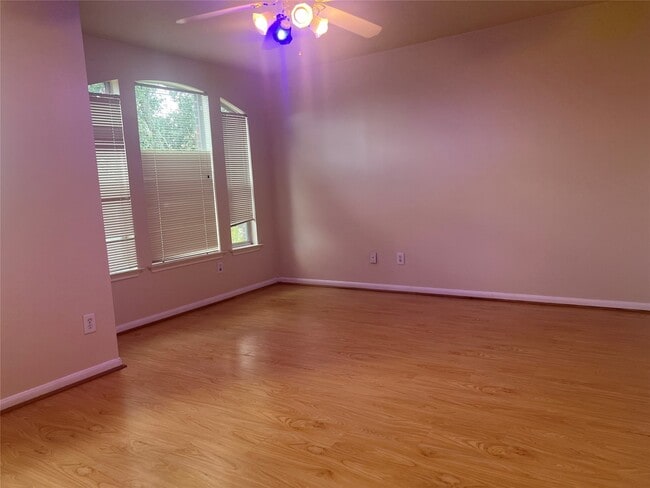 Building Photo - 5431 Tiger Lilly Way