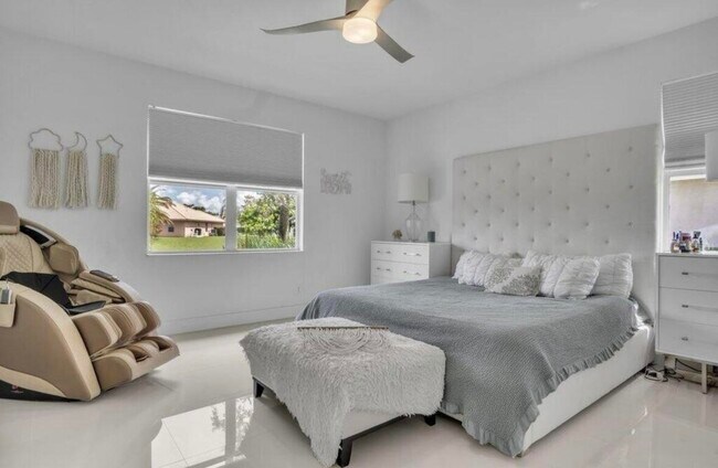 Building Photo - 11971 Cypress Key Way