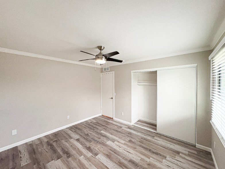 Building Photo - 515 E Dunbar Dr