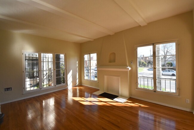 Building Photo - 1417 S Crescent Heights Blvd