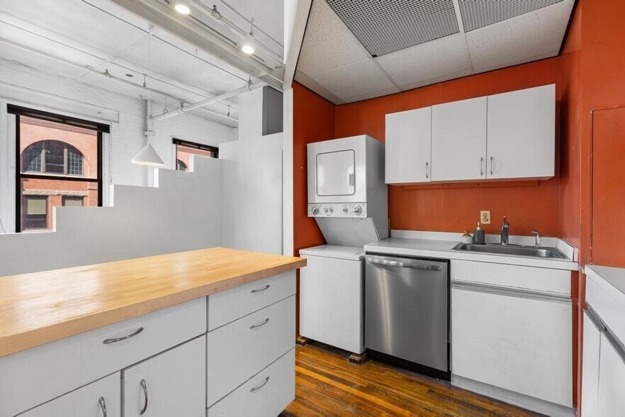 Building Photo - 96 South St