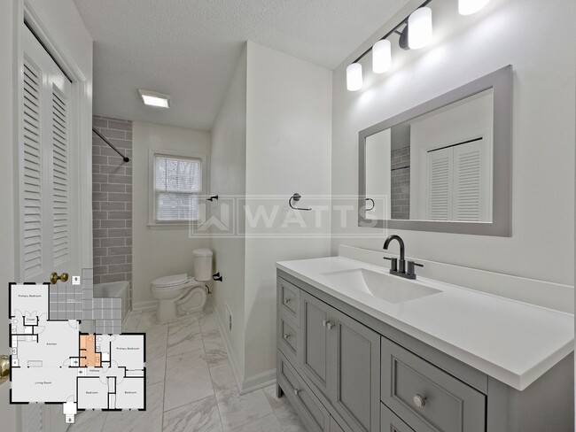 Building Photo - Great 4 Bedroom Split-Level Home in Heart of Hoover