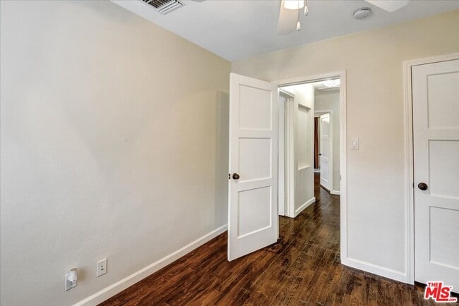 Building Photo - 6200 Jamieson Ave