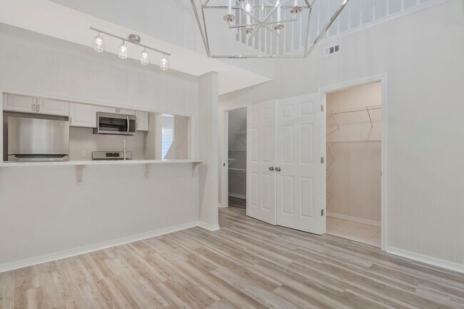 Building Photo - 4221 Brookside Dr