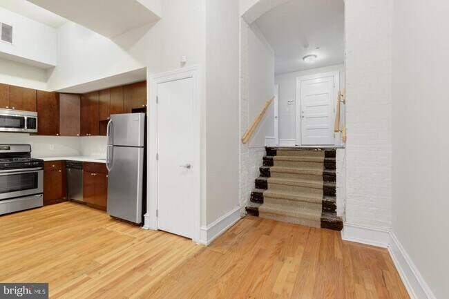 Building Photo - 2136 E Dauphin St