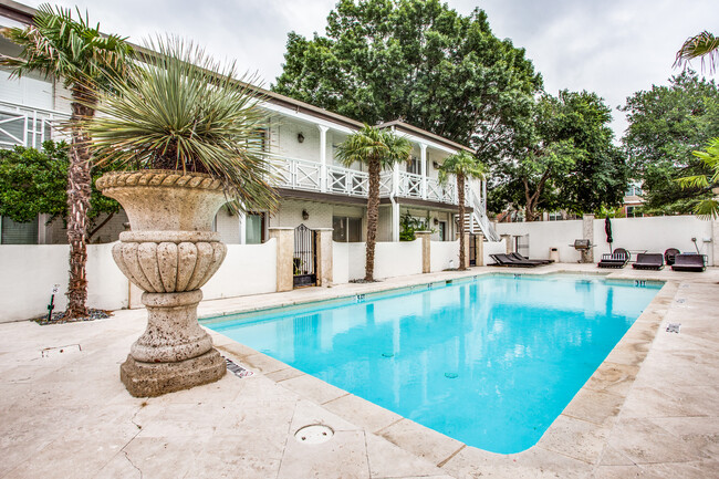 Building Photo - 5937 E University-227