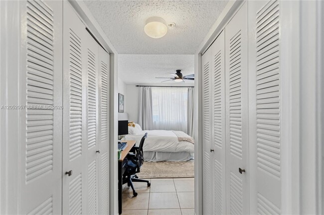 Building Photo - 2640 S University Dr