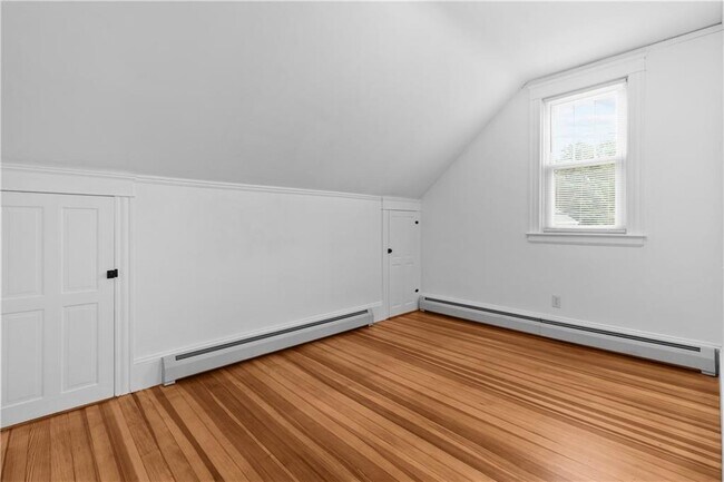 Building Photo - 334 Jastram St
