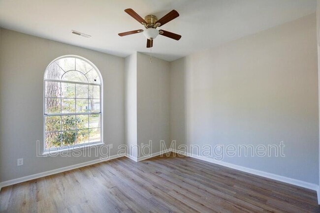 Building Photo - 801 Alwyn Blvd