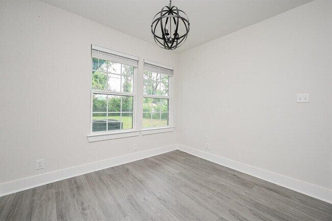 Building Photo - 226 Hyta St