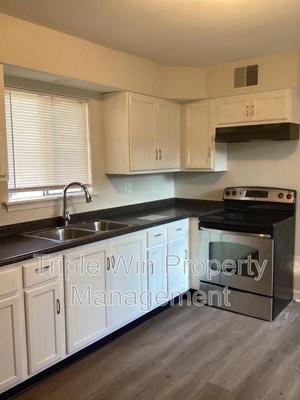 Building Photo - 535 S Adams St