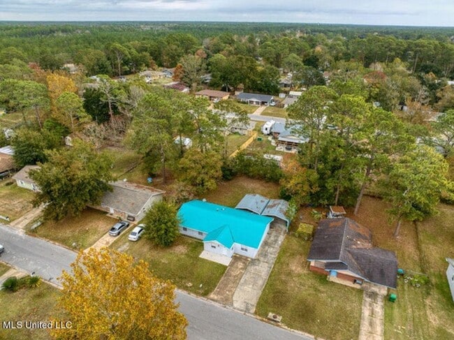 Building Photo - House for Rent