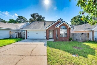 Building Photo - Updated Home in Convenient Location