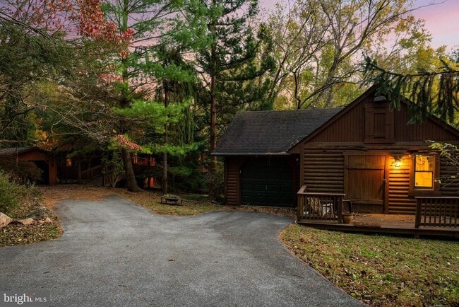 Building Photo - 15024 Wheeler Ln