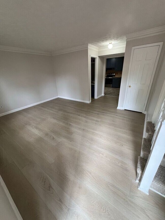 Building Photo - READY NOW!!! 2 bedroom townhouse available in Lawrenceville!