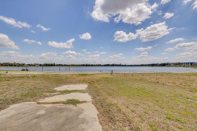 Building Photo - 920 Lakeview Dr