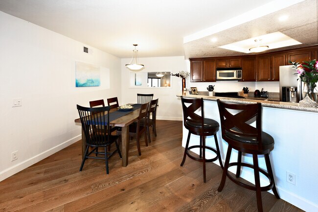 Building Photo - 1633 S Bentley Ave