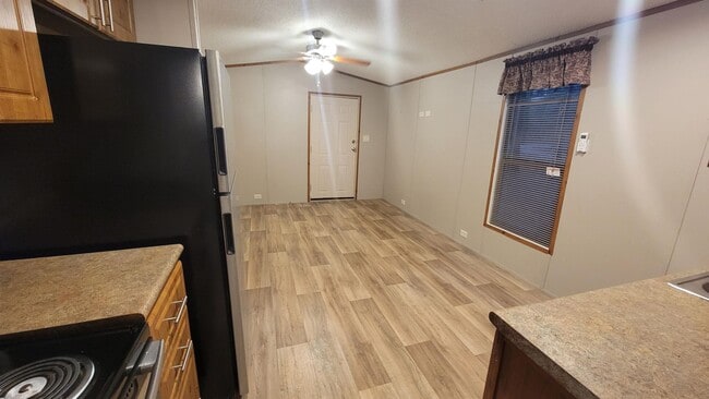 Building Photo - 920 Cedar Village Ln