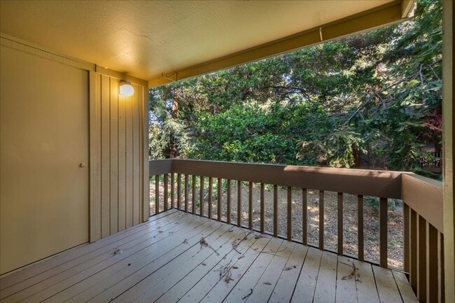 Building Photo - Spacious 1 Bed 1 Bath Condo Near Major Tech Companies