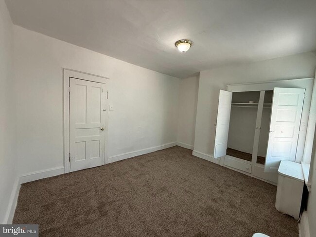 Building Photo - 1504 S Dover St