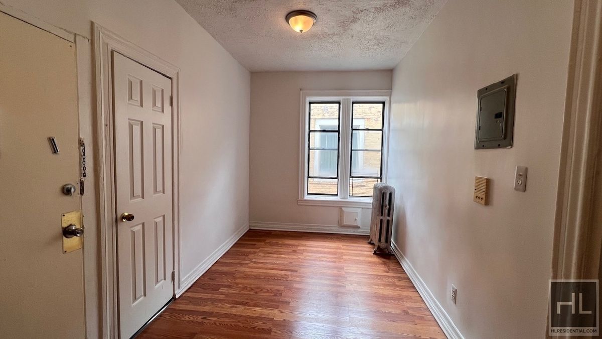 Building Photo - 593 Miller Ave