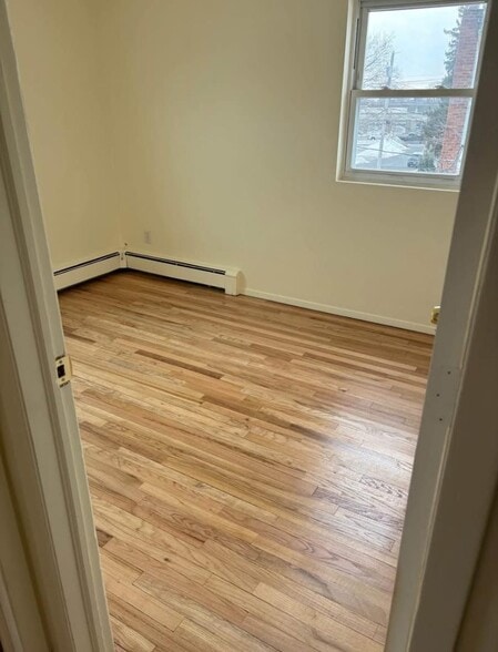 Building Photo - 28 Baldwin St