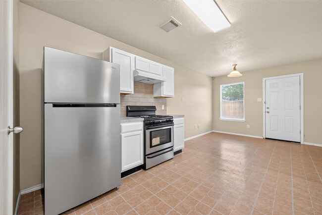 Building Photo - 17347 Wigeon Way Dr