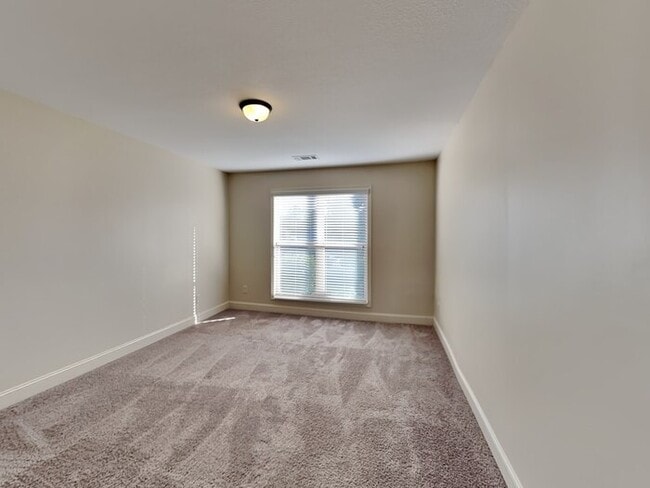 Building Photo - You'll want to see this home for yourself!
