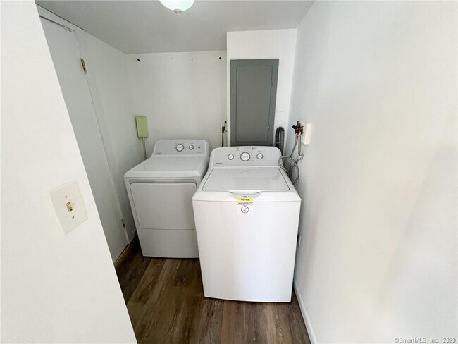 Building Photo - 12 Blackall Rd